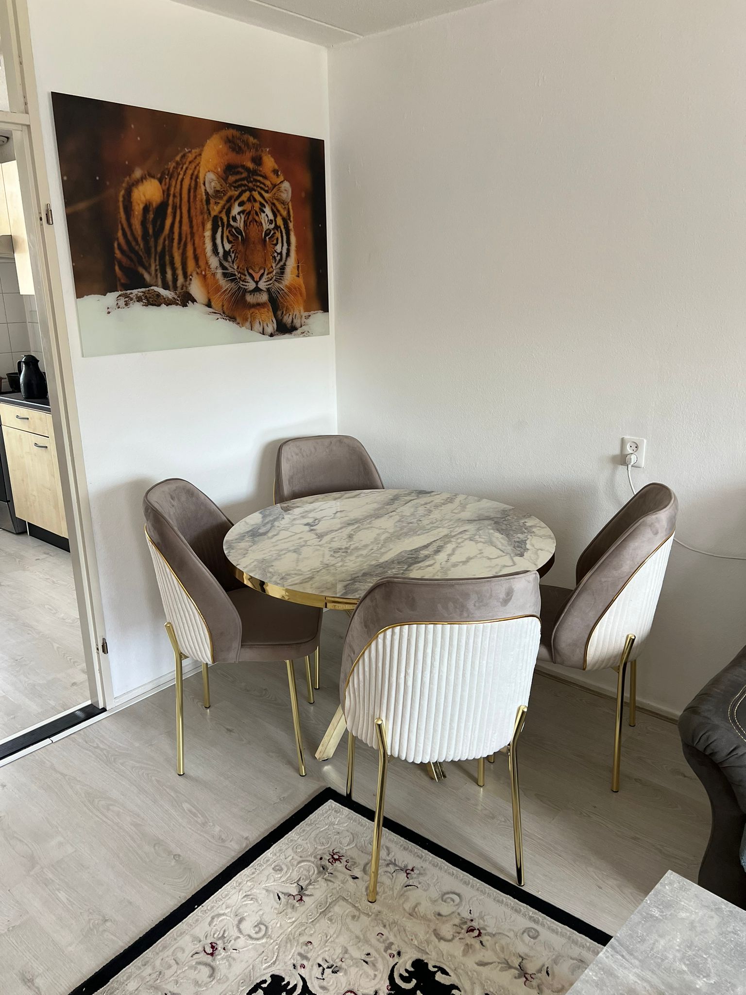 Ronde Eettafel met 4 Stoelen