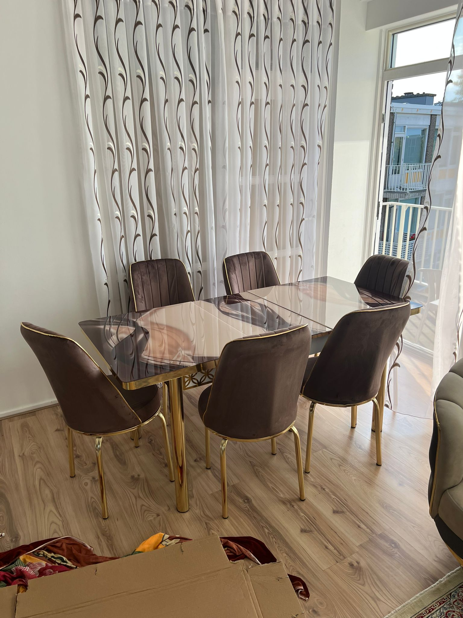 Uitschuifbare Eettafel met 6 Stoelen — Bruin