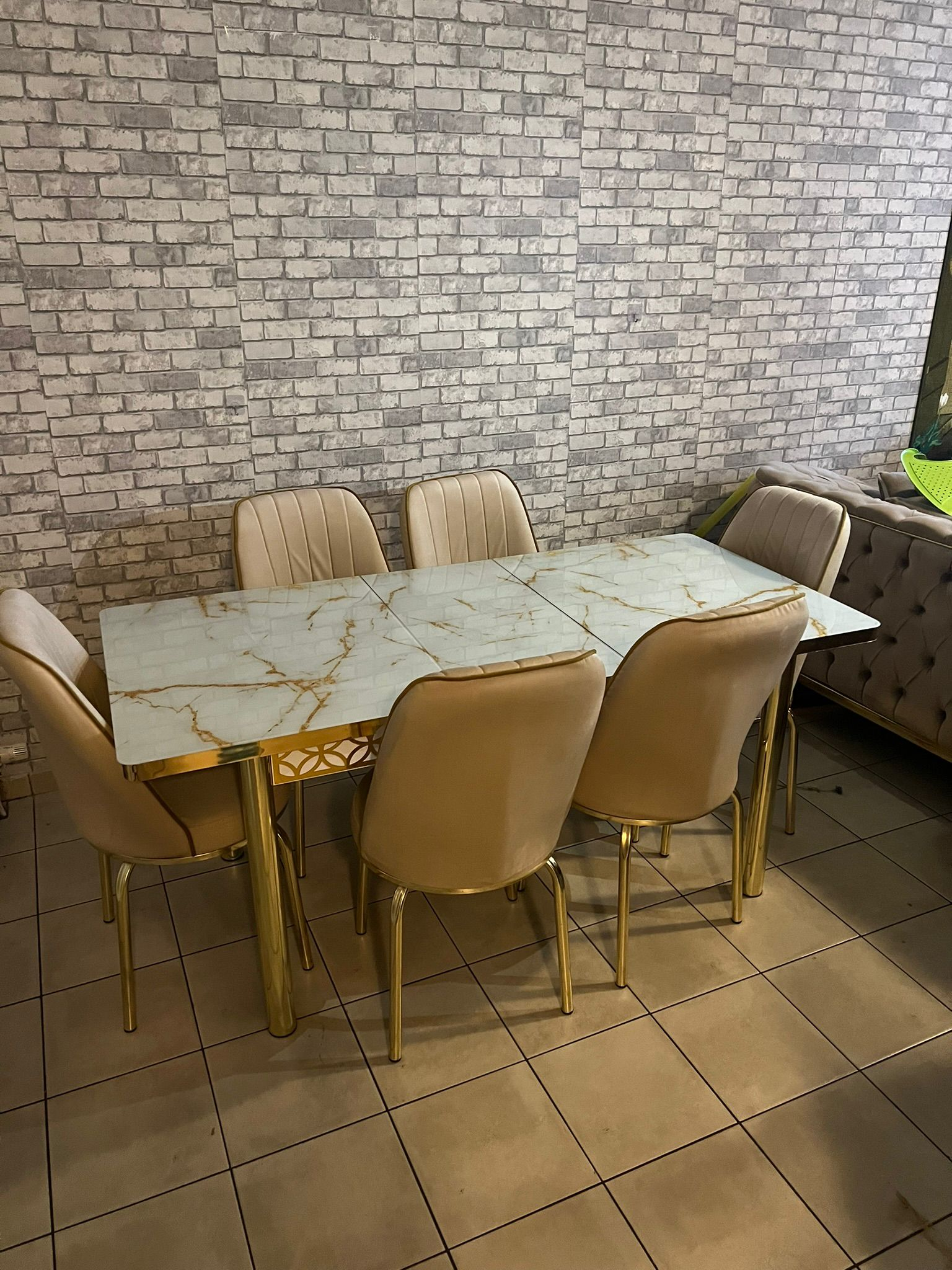 Uitschuifbare Eettafel met 6 Stoelen — Wit Goud